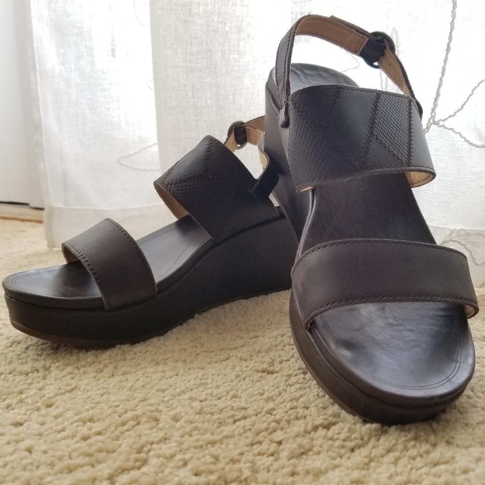 BRAND NEW Olukai Keha Wedge